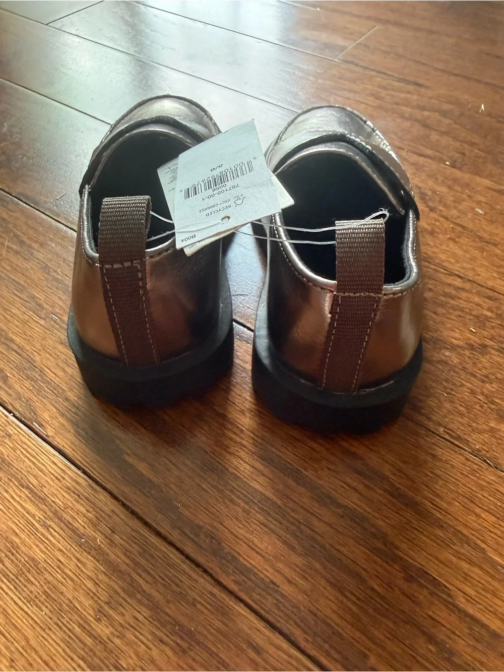 Banana Republic Factory Kids Metallic Pewter Loafers size 5/6